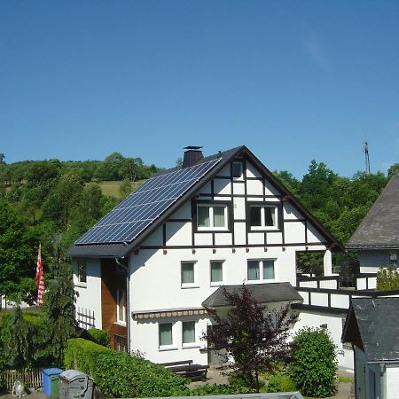 Apartment In Assinghausen With A Sun Terrace Bagian luar foto