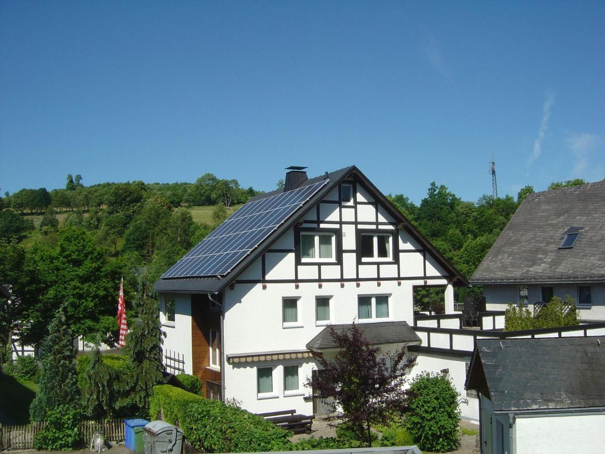 Apartment In Assinghausen With A Sun Terrace Bagian luar foto