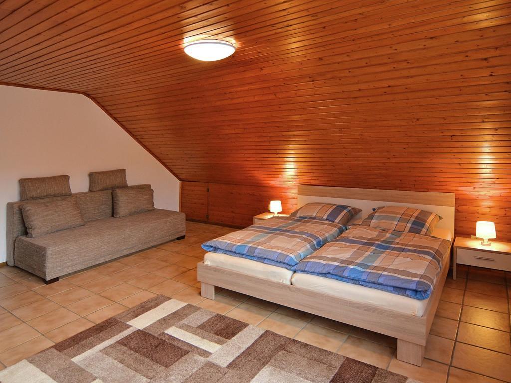 Apartment In Assinghausen With A Sun Terrace Bagian luar foto