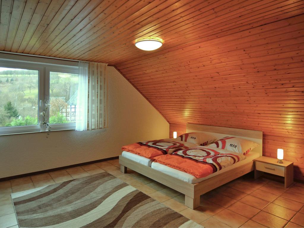 Apartment In Assinghausen With A Sun Terrace Bagian luar foto